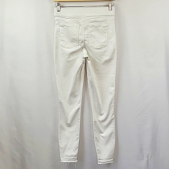 SPANX Pull On High Rise Distressed Ankle Jeans with Raw Cuffs White Size Small - Picture 4 of 16